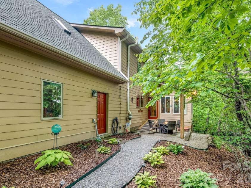 5584 Spring Road, Hendersonville, NC 28739.  MLS# CAR4350569, YatesRealty ID 3940. Private outside space.