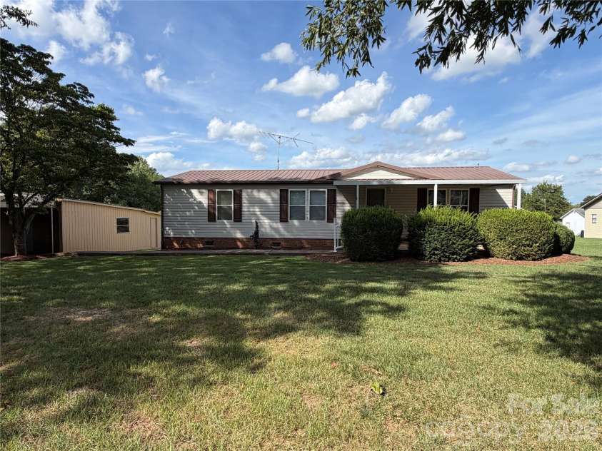 5720 Skyway Drive, Conover, NC 28613.  MLS# CAR4406645, YatesRealty ID 39400. 