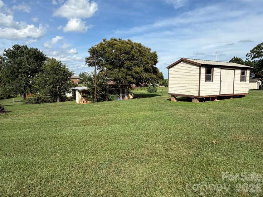 5720 Skyway Drive, Conover, NC 28613.  MLS# CAR4406645, YatesRealty ID 39400. 