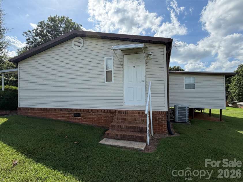5720 Skyway Drive, Conover, NC 28613.  MLS# CAR4406645, YatesRealty ID 39400. 
