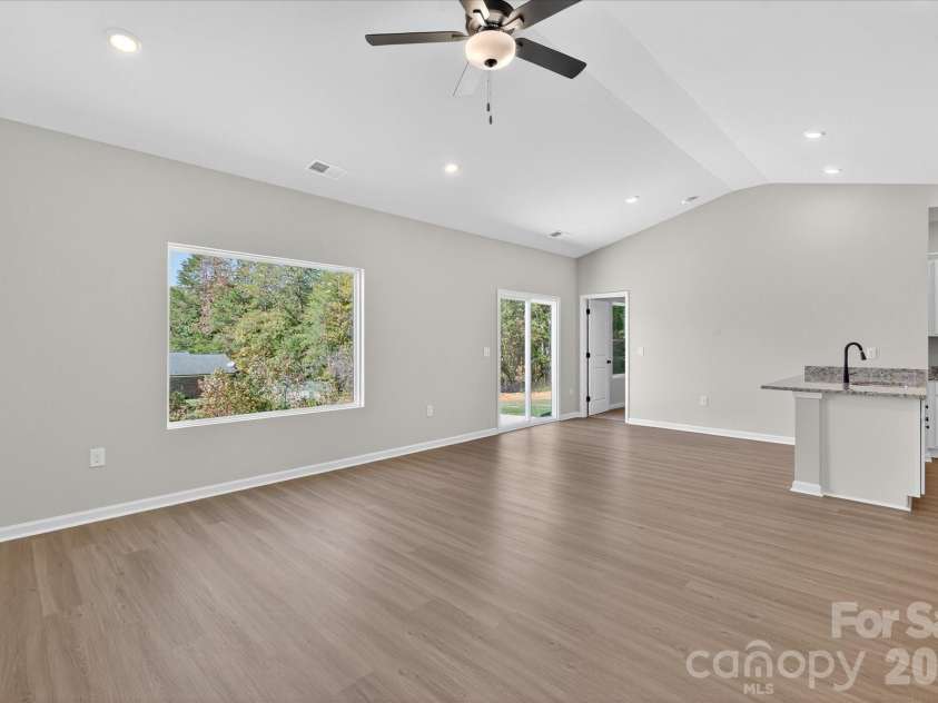 3633 Saddlebred Drive, Gastonia, NC 28052.  MLS# CAR4406903, YatesRealty ID 39404. 