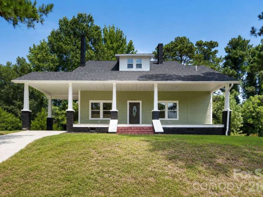 607 Lee Avenue, Wadesboro, NC 28170.  MLS# CAR4405753, YatesRealty ID 39406. 