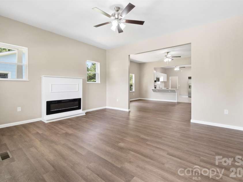 607 Lee Avenue, Wadesboro, NC 28170.  MLS# CAR4405753, YatesRealty ID 39406. Den