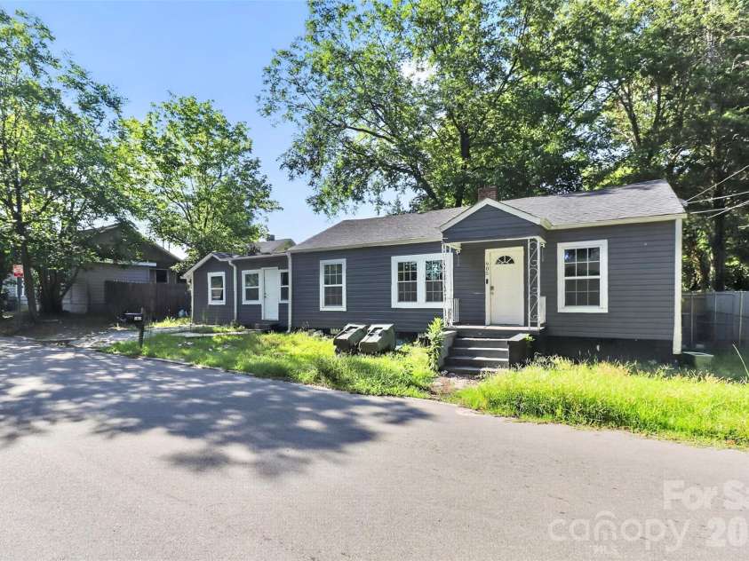 905 Rankin Avenue, Gastonia, NC 28052.  MLS# CAR4406305, YatesRealty ID 39409. 