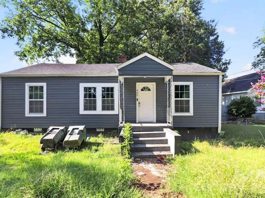 905 Rankin Avenue, Gastonia, NC 28052.  MLS# CAR4406305, YatesRealty ID 39409. 