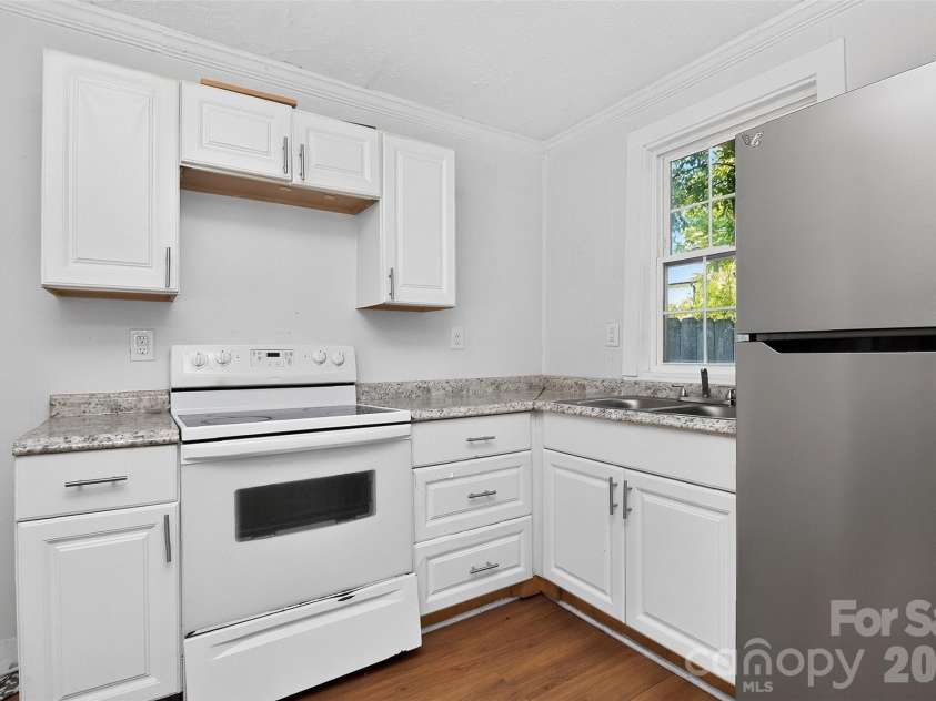 905 Rankin Avenue, Gastonia, NC 28052.  MLS# CAR4406305, YatesRealty ID 39409. 