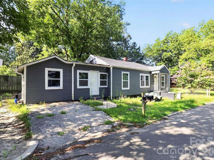 905 Rankin Avenue, Gastonia, NC 28052.  MLS# CAR4406305, YatesRealty ID 39409. 