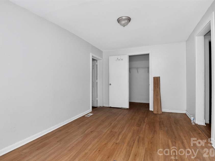 905 Rankin Avenue, Gastonia, NC 28052.  MLS# CAR4406305, YatesRealty ID 39409. 