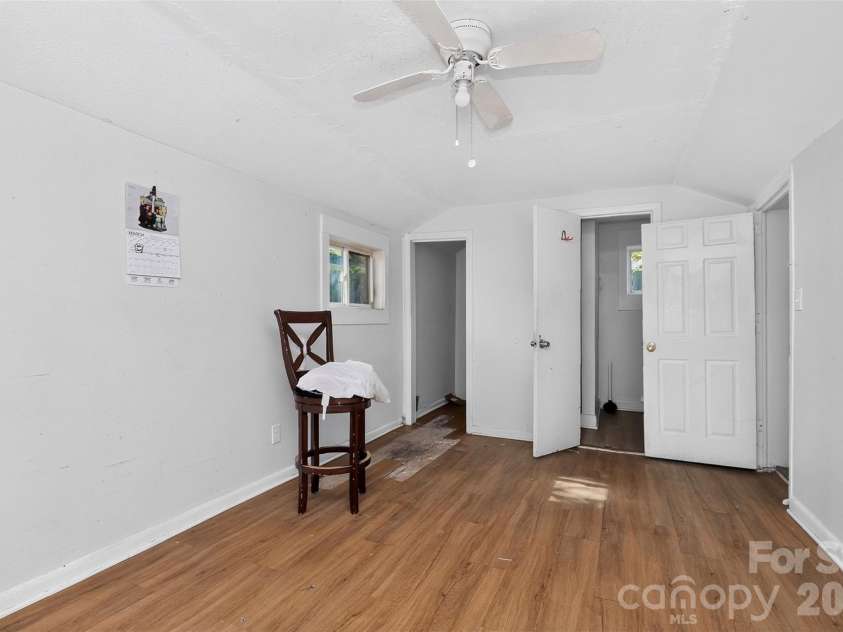 905 Rankin Avenue, Gastonia, NC 28052.  MLS# CAR4406305, YatesRealty ID 39409. 