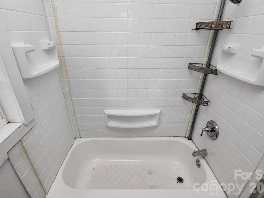905 Rankin Avenue, Gastonia, NC 28052.  MLS# CAR4406305, YatesRealty ID 39409. 