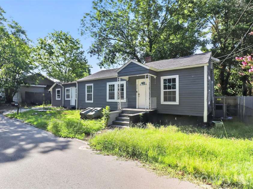 905 Rankin Avenue, Gastonia, NC 28052.  MLS# CAR4406305, YatesRealty ID 39409. 