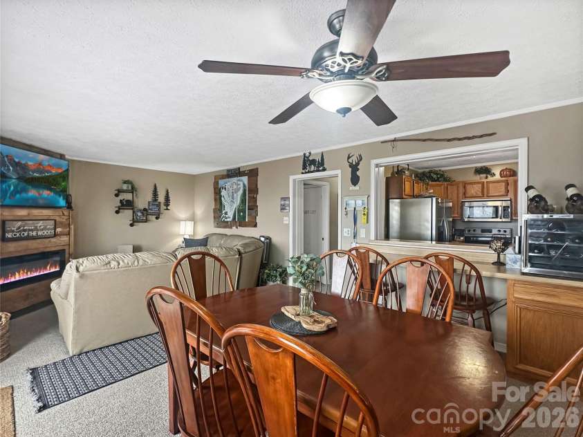 102 Sugar Ski Drive, Sugar Mountain, NC 28604.  MLS# CAR4344100, YatesRealty ID 3941. 