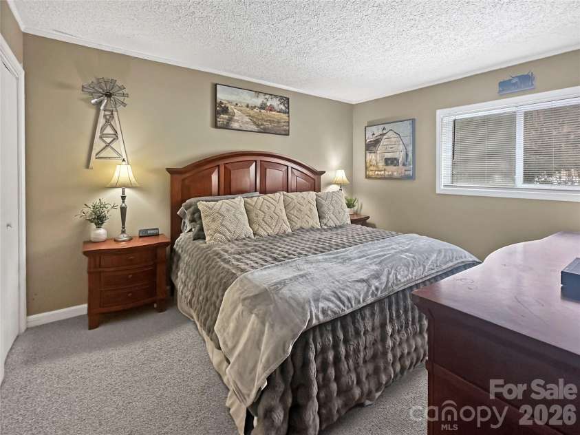 102 Sugar Ski Drive, Sugar Mountain, NC 28604.  MLS# CAR4344100, YatesRealty ID 3941. 