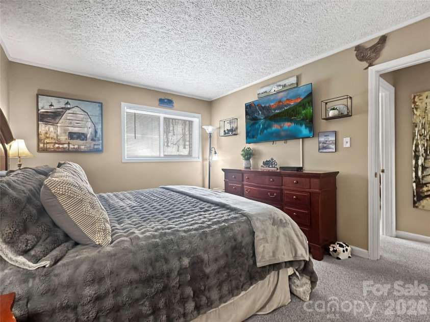 102 Sugar Ski Drive, Sugar Mountain, NC 28604.  MLS# CAR4344100, YatesRealty ID 3941. 