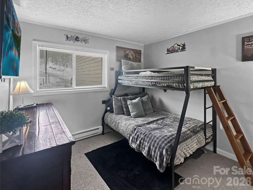 102 Sugar Ski Drive, Sugar Mountain, NC 28604.  MLS# CAR4344100, YatesRealty ID 3941. 