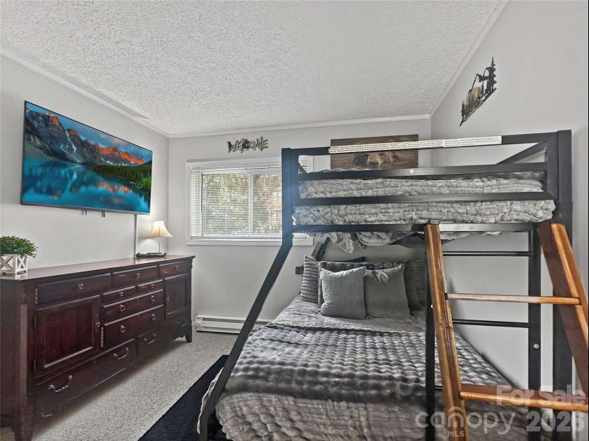 102 Sugar Ski Drive, Sugar Mountain, NC 28604.  MLS# CAR4344100, YatesRealty ID 3941. 