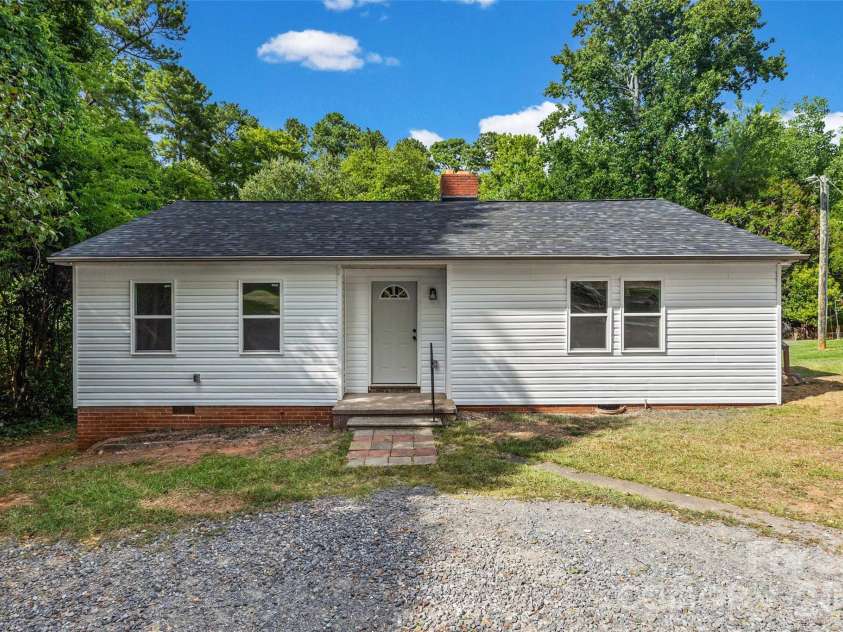 725 Forest Drive, Rock Hill, SC 29730.  MLS# CAR4403194, YatesRealty ID 39411. 