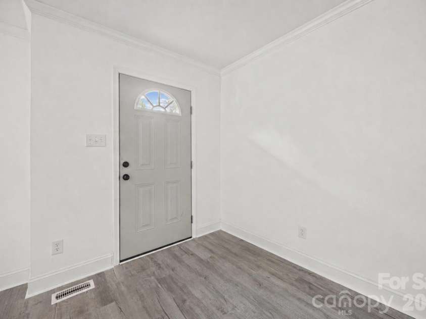 725 Forest Drive, Rock Hill, SC 29730.  MLS# CAR4403194, YatesRealty ID 39411. 