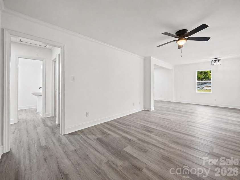 725 Forest Drive, Rock Hill, SC 29730.  MLS# CAR4403194, YatesRealty ID 39411. 