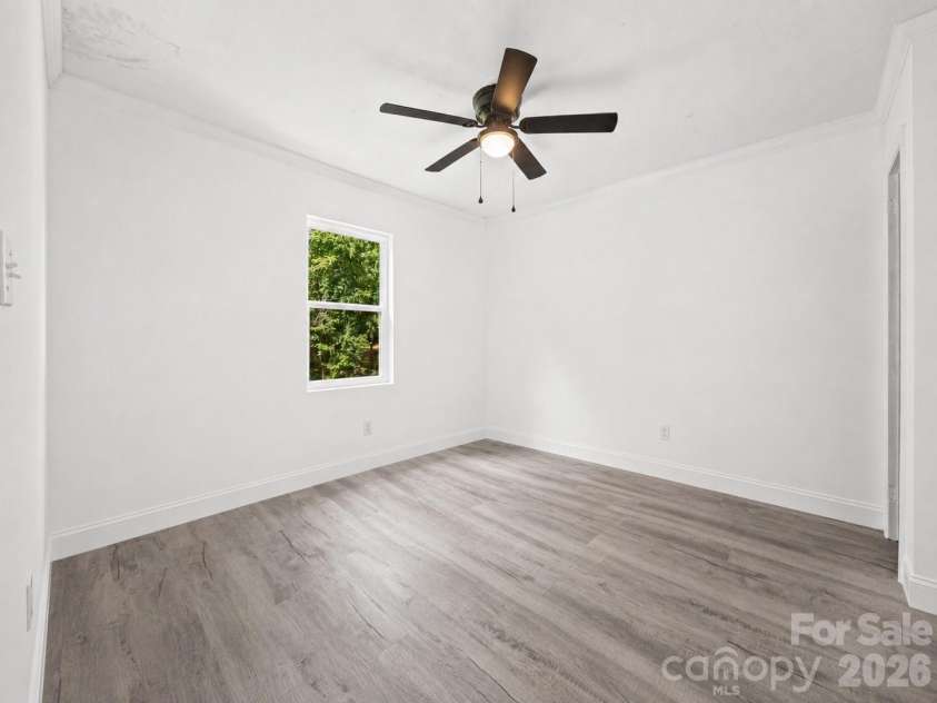 725 Forest Drive, Rock Hill, SC 29730.  MLS# CAR4403194, YatesRealty ID 39411. 