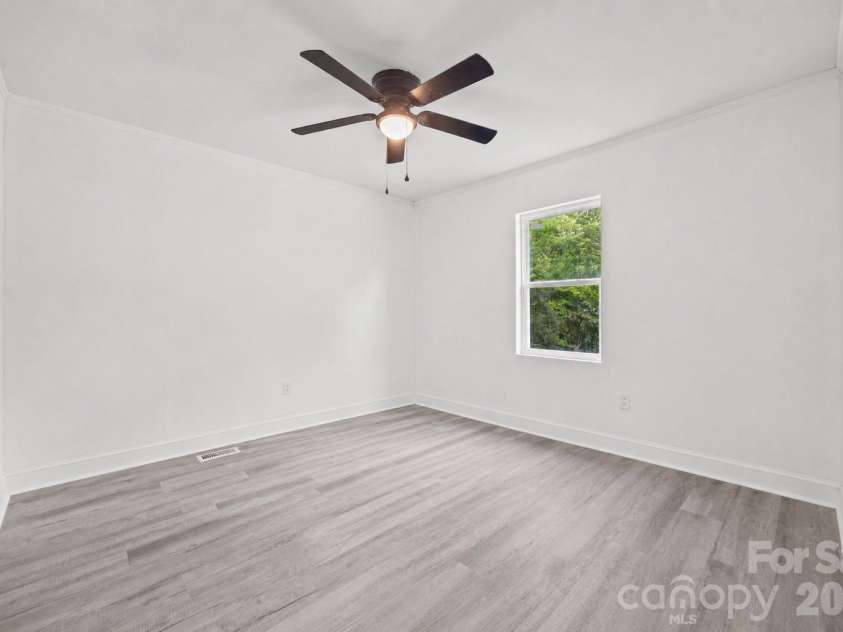 725 Forest Drive, Rock Hill, SC 29730.  MLS# CAR4403194, YatesRealty ID 39411. 