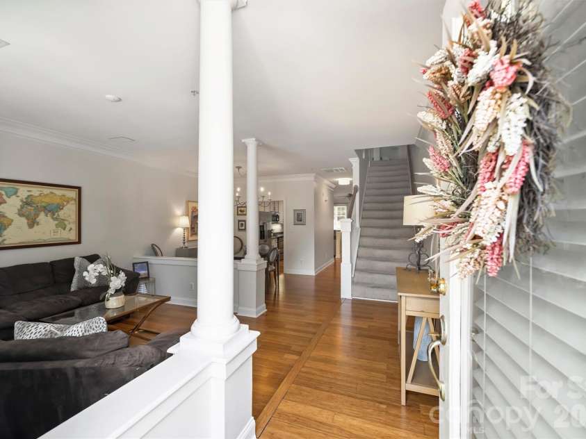 1144 Hampton Gardens Lane, Charlotte, NC 28209.  MLS# CAR4406848, YatesRealty ID 39413. 