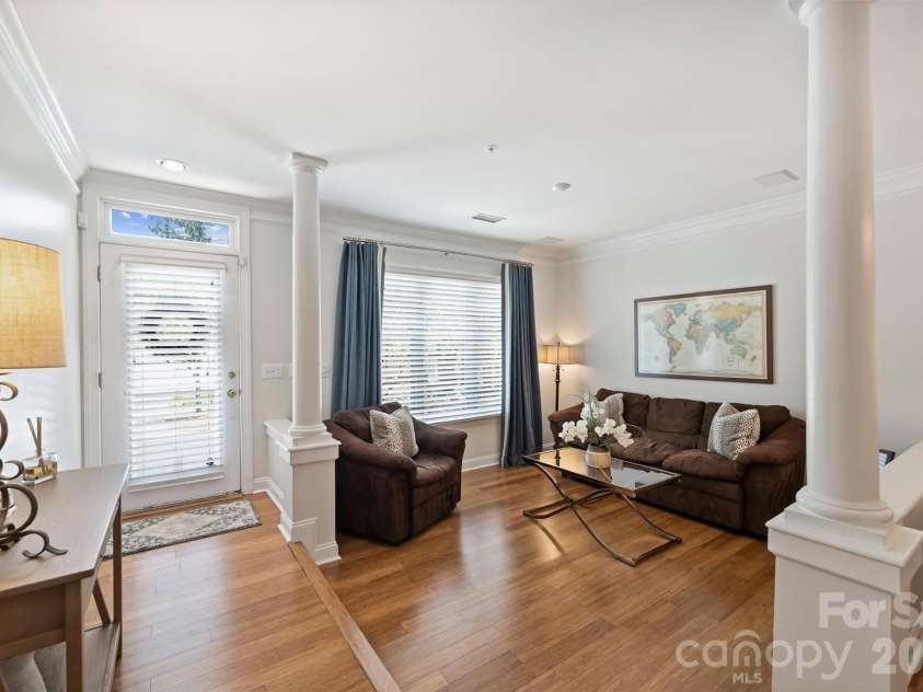 1144 Hampton Gardens Lane, Charlotte, NC 28209.  MLS# CAR4406848, YatesRealty ID 39413. 