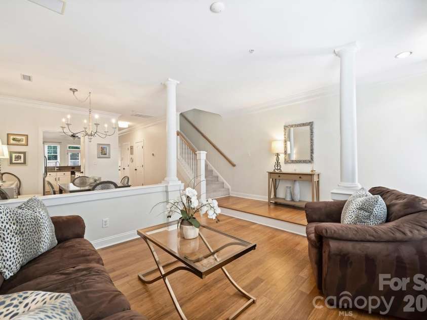 1144 Hampton Gardens Lane, Charlotte, NC 28209.  MLS# CAR4406848, YatesRealty ID 39413. 