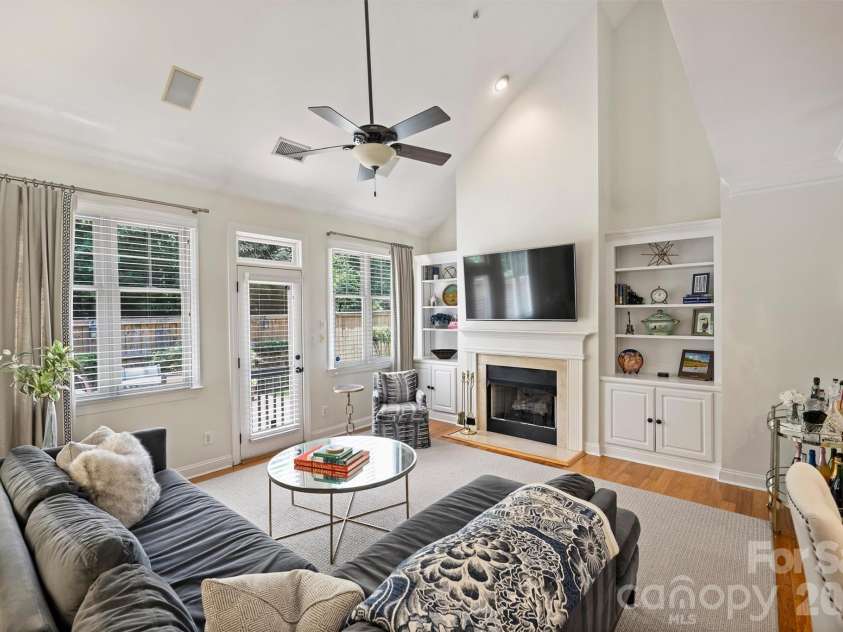 1144 Hampton Gardens Lane, Charlotte, NC 28209.  MLS# CAR4406848, YatesRealty ID 39413. 