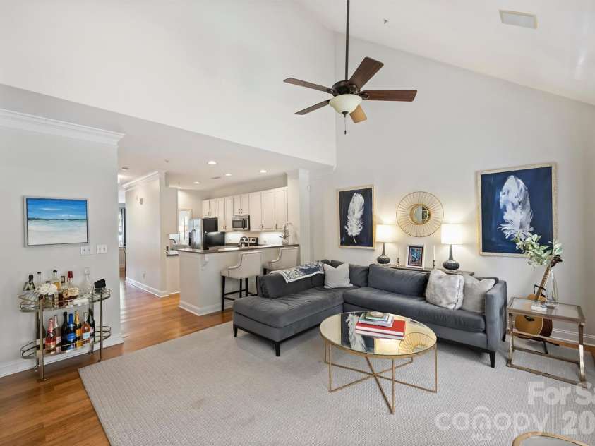 1144 Hampton Gardens Lane, Charlotte, NC 28209.  MLS# CAR4406848, YatesRealty ID 39413. 