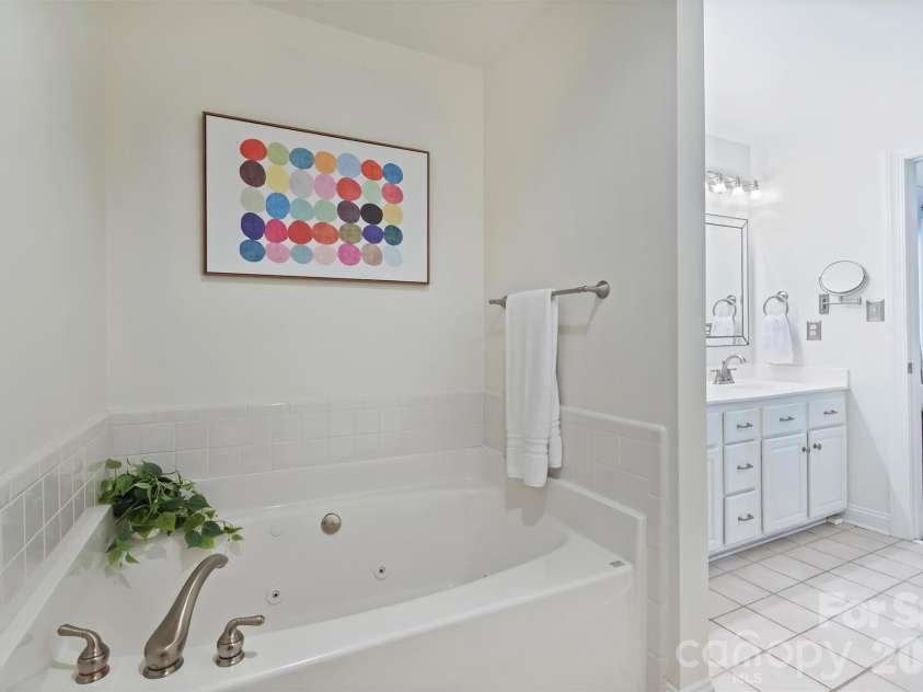 1144 Hampton Gardens Lane, Charlotte, NC 28209.  MLS# CAR4406848, YatesRealty ID 39413. 