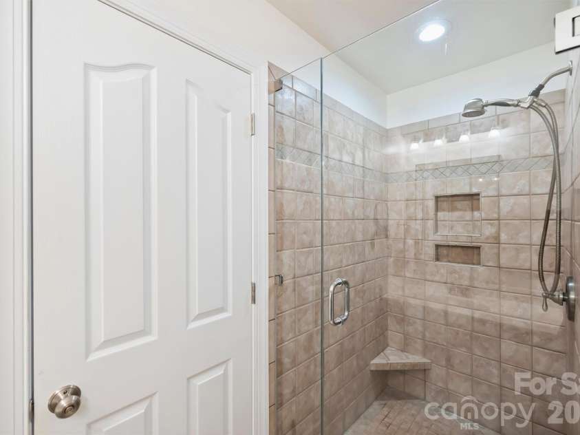 1144 Hampton Gardens Lane, Charlotte, NC 28209.  MLS# CAR4406848, YatesRealty ID 39413. 