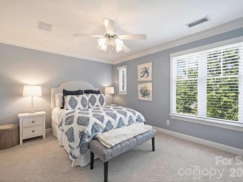 1144 Hampton Gardens Lane, Charlotte, NC 28209.  MLS# CAR4406848, YatesRealty ID 39413. 