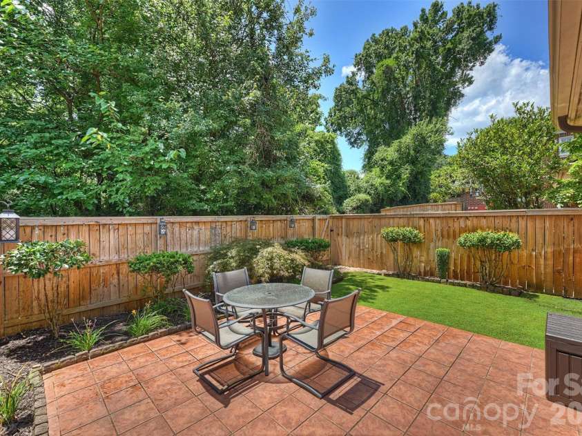 1144 Hampton Gardens Lane, Charlotte, NC 28209.  MLS# CAR4406848, YatesRealty ID 39413. 