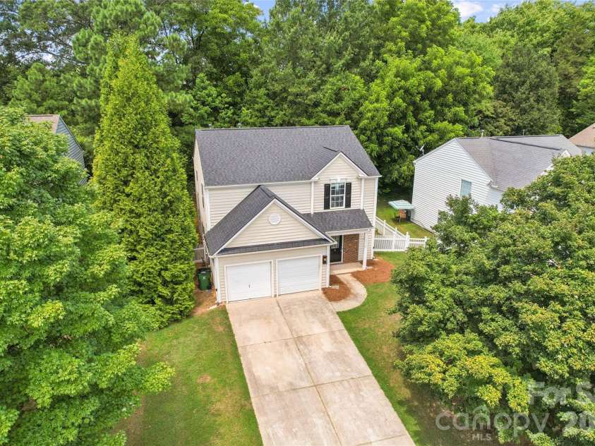15114 Edindale Drive, Charlotte, NC 28277.  MLS# CAR4406080, YatesRealty ID 39415. 