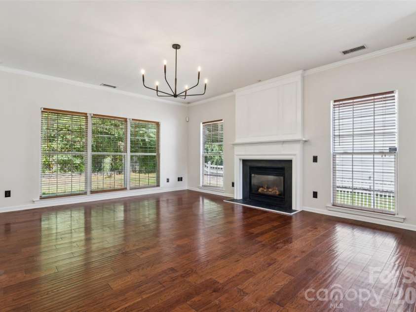 15114 Edindale Drive, Charlotte, NC 28277.  MLS# CAR4406080, YatesRealty ID 39415. 