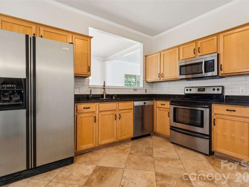 15114 Edindale Drive, Charlotte, NC 28277.  MLS# CAR4406080, YatesRealty ID 39415. 