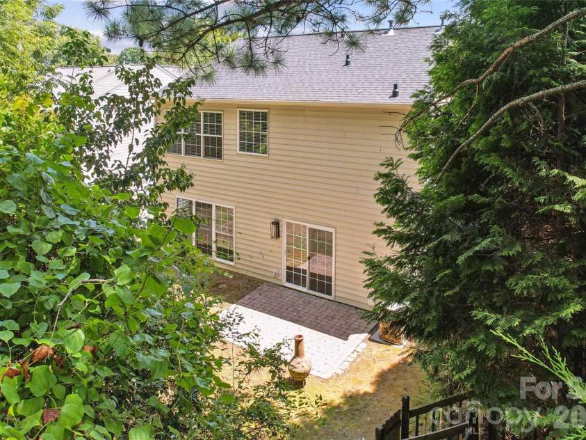 15114 Edindale Drive, Charlotte, NC 28277.  MLS# CAR4406080, YatesRealty ID 39415. 