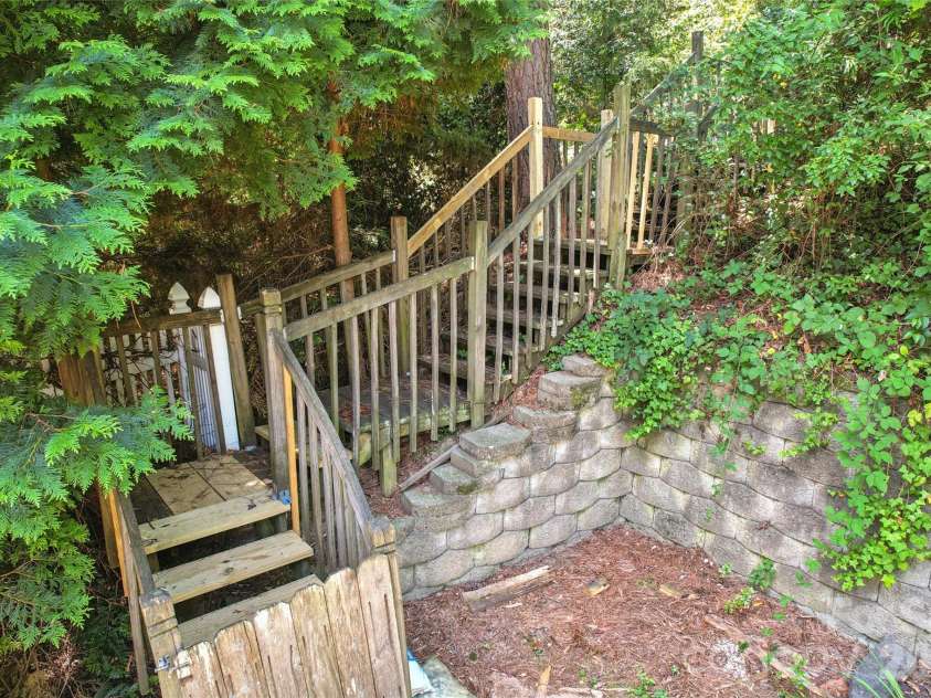 15114 Edindale Drive, Charlotte, NC 28277.  MLS# CAR4406080, YatesRealty ID 39415. 