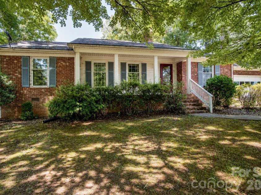 1534 Daybreak Ridge Road, Kannapolis, NC 28081.  MLS# CAR4406522, YatesRealty ID 39417. 