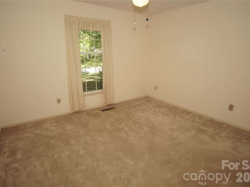 1534 Daybreak Ridge Road, Kannapolis, NC 28081.  MLS# CAR4406522, YatesRealty ID 39417. 
