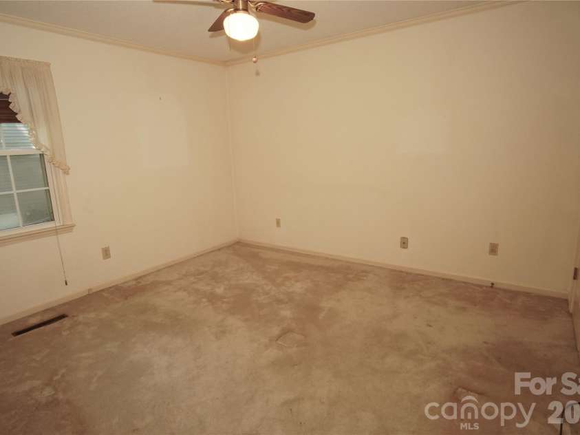 1534 Daybreak Ridge Road, Kannapolis, NC 28081.  MLS# CAR4406522, YatesRealty ID 39417. 