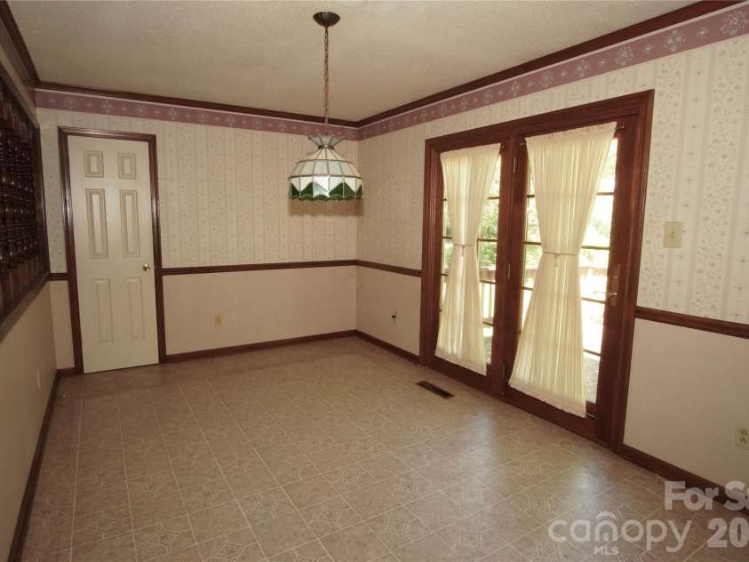 1534 Daybreak Ridge Road, Kannapolis, NC 28081.  MLS# CAR4406522, YatesRealty ID 39417. 