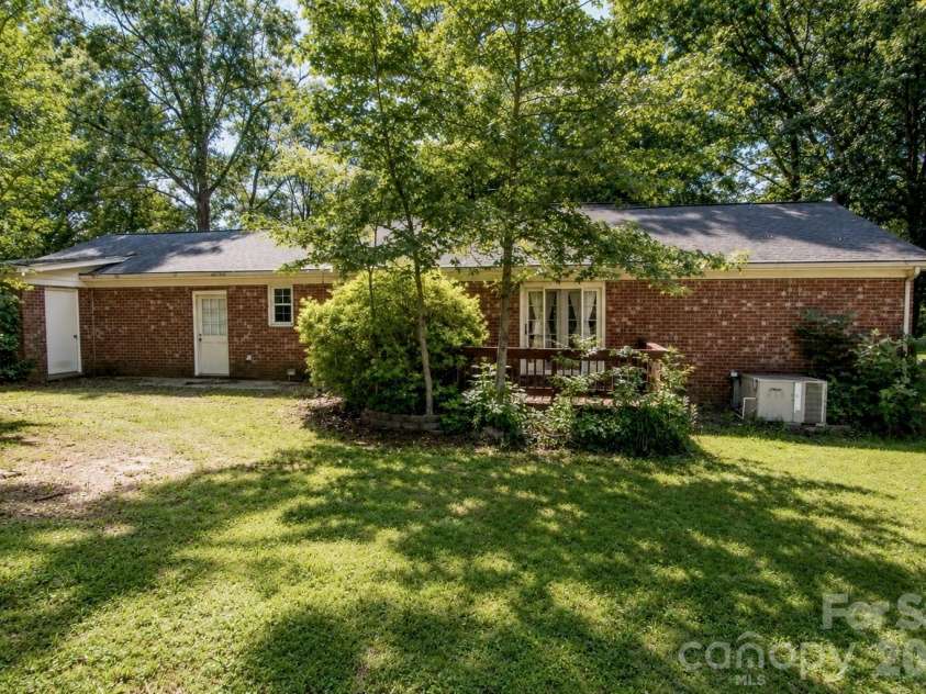 1534 Daybreak Ridge Road, Kannapolis, NC 28081.  MLS# CAR4406522, YatesRealty ID 39417. 