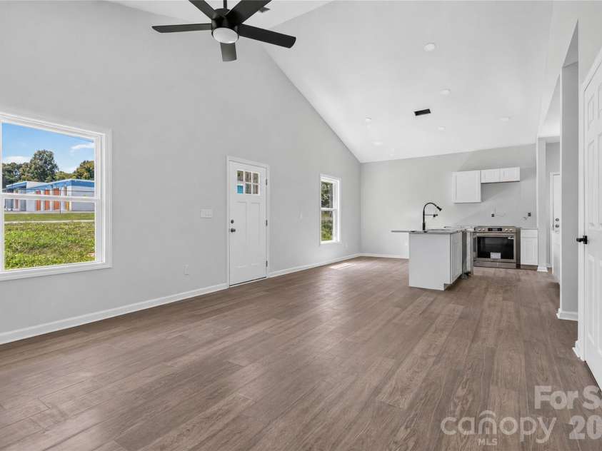 615 Smith Street, Shelby, NC 28150.  MLS# CAR4406914, YatesRealty ID 39418. 