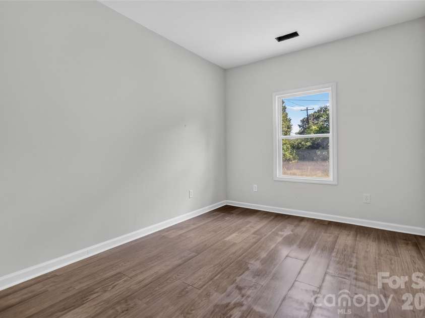 615 Smith Street, Shelby, NC 28150.  MLS# CAR4406914, YatesRealty ID 39418. 