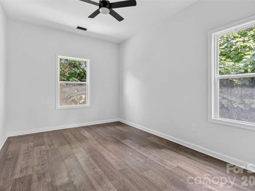 615 Smith Street, Shelby, NC 28150.  MLS# CAR4406914, YatesRealty ID 39418. 