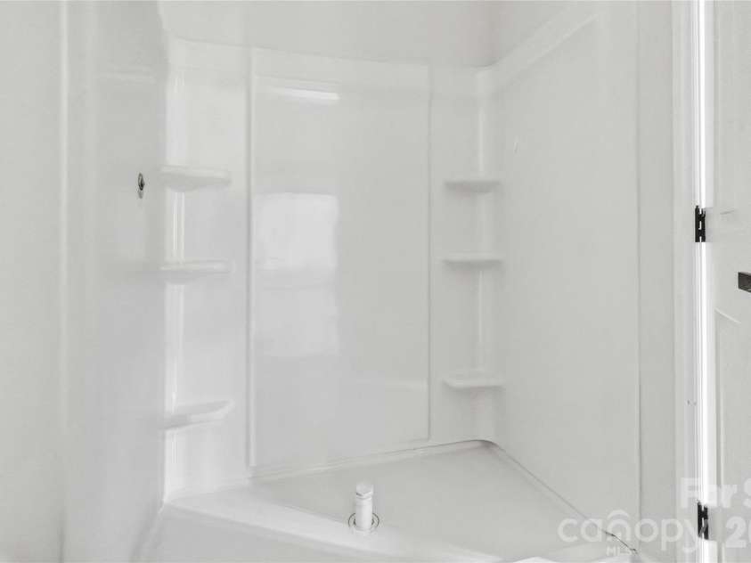 615 Smith Street, Shelby, NC 28150.  MLS# CAR4406914, YatesRealty ID 39418. 