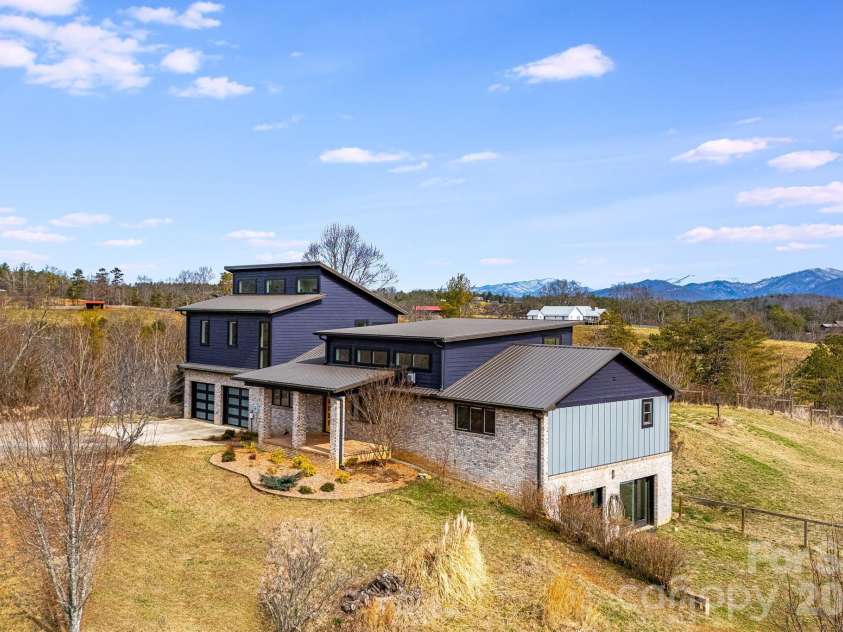 76 Murray Debruhl Road, Alexander, NC 28701.  MLS# CAR4345165, YatesRealty ID 3942. 