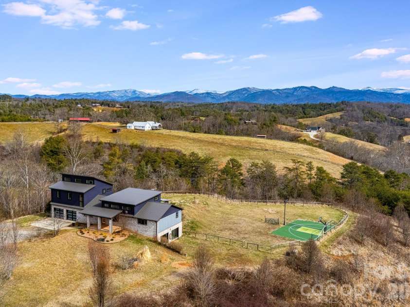 76 Murray Debruhl Road, Alexander, NC 28701.  MLS# CAR4345165, YatesRealty ID 3942. 